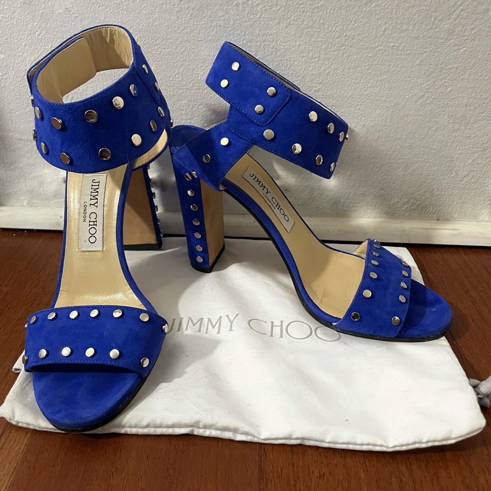 JIMMY CHOO
Women's suede heel sandals. Size 8,5